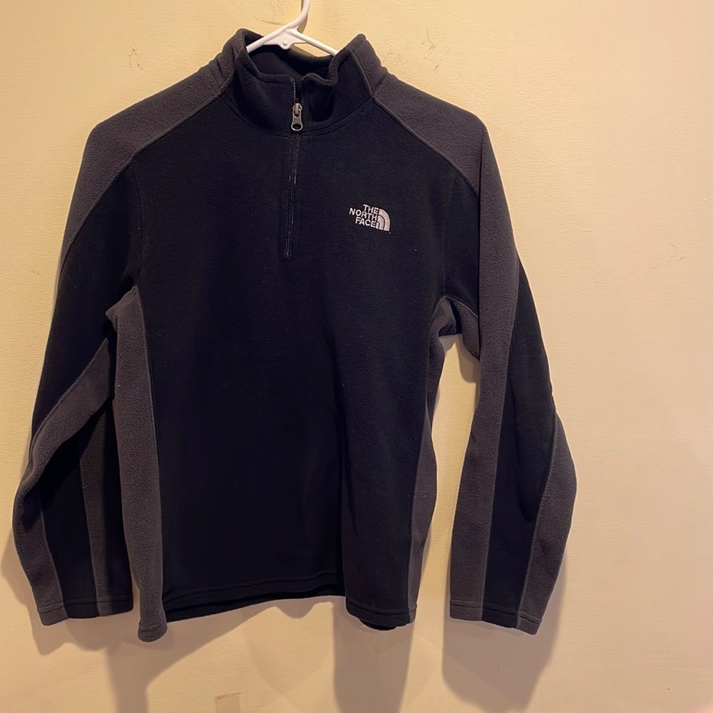 Boys North Face pullover